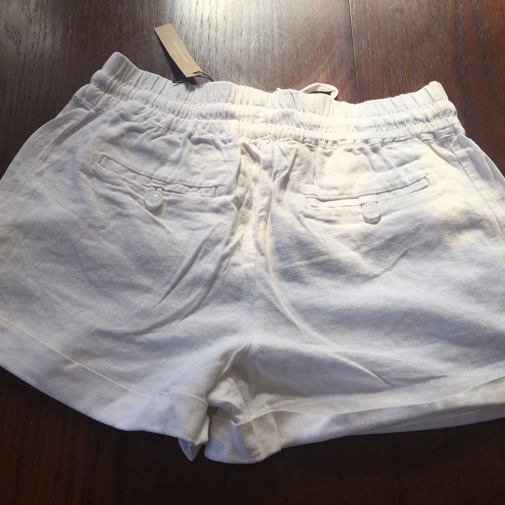 White Linen shorts - Picture 3 of 3